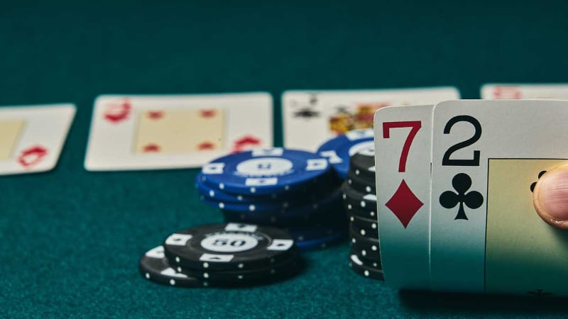 Balancing Bluffs poker