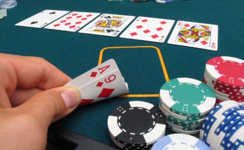Flush trong Poker có mấy loại?