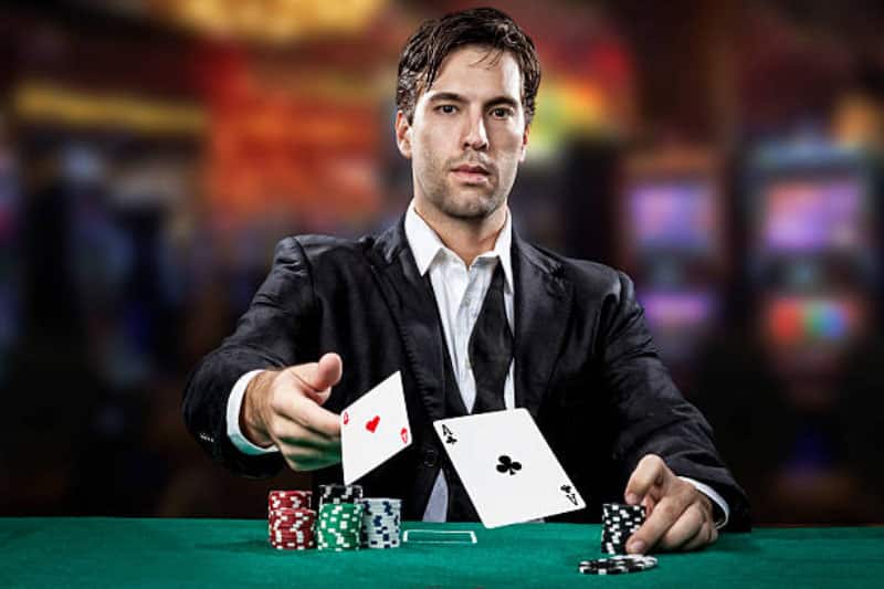 Những hành động xuất hiện trong ván Poker